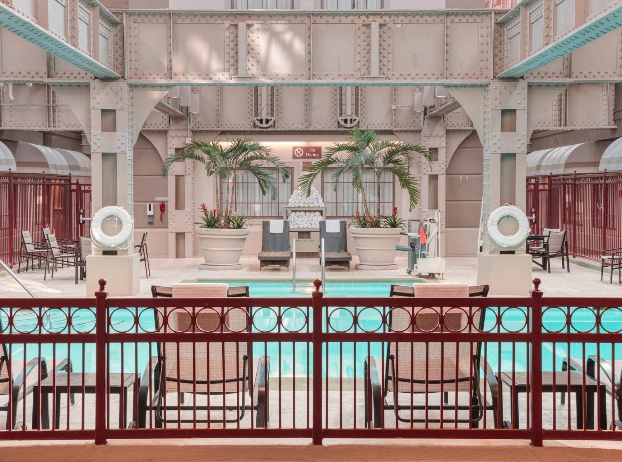 Crowne Plaza Indianapolis-Dwtn-Union Stn By Ihg Hotel Bagian luar foto