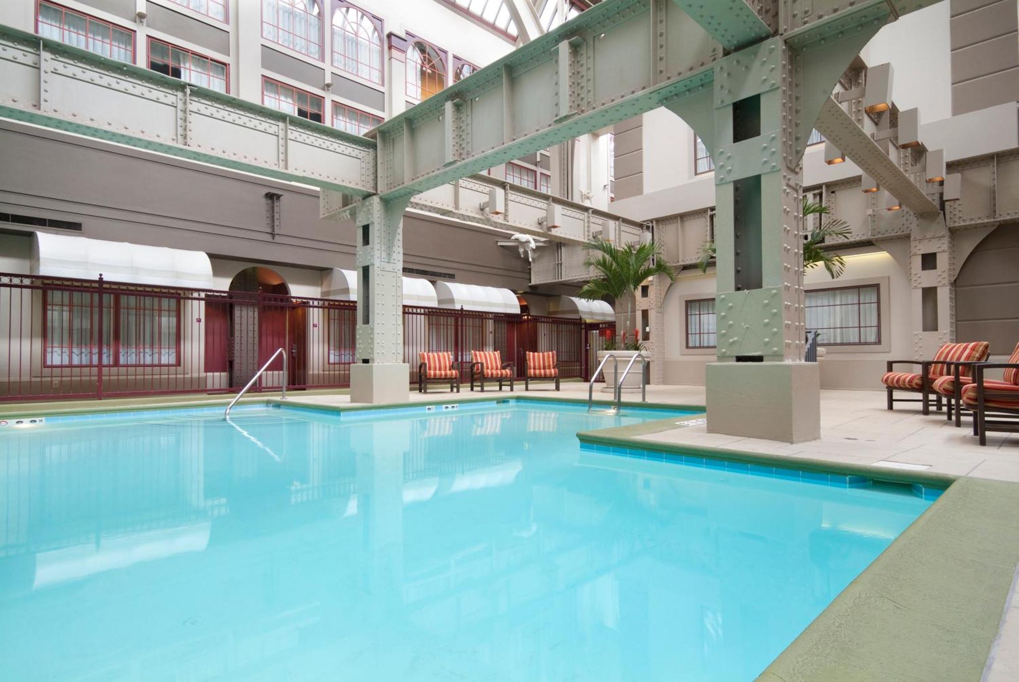 Crowne Plaza Indianapolis-Dwtn-Union Stn By Ihg Hotel Bagian luar foto